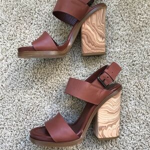NWT Vince Haley Leather Wood Block Heel Brown Sandals